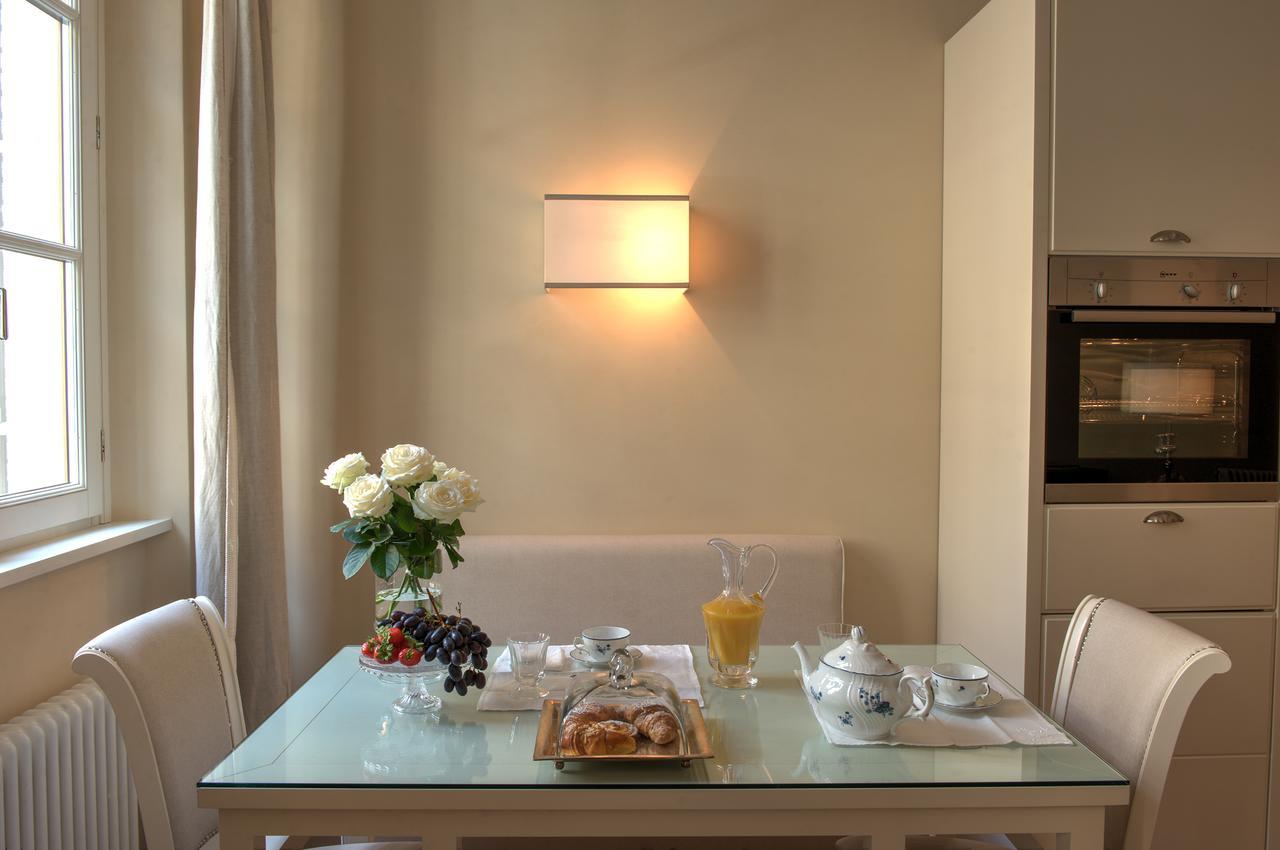 Gold Ognissanti Suite Florenz Zimmer foto